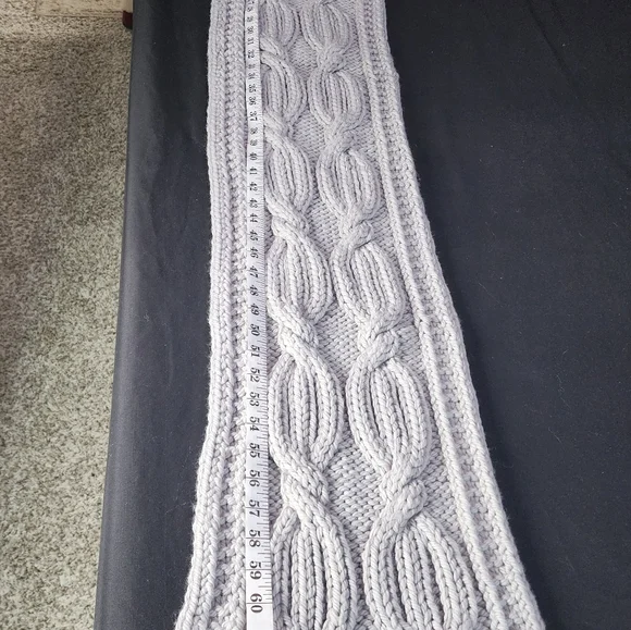 Hand Made Cable Knit Gray Scarf - 100% Merino Wool - Knit By Myself - Picture 6 of 7
